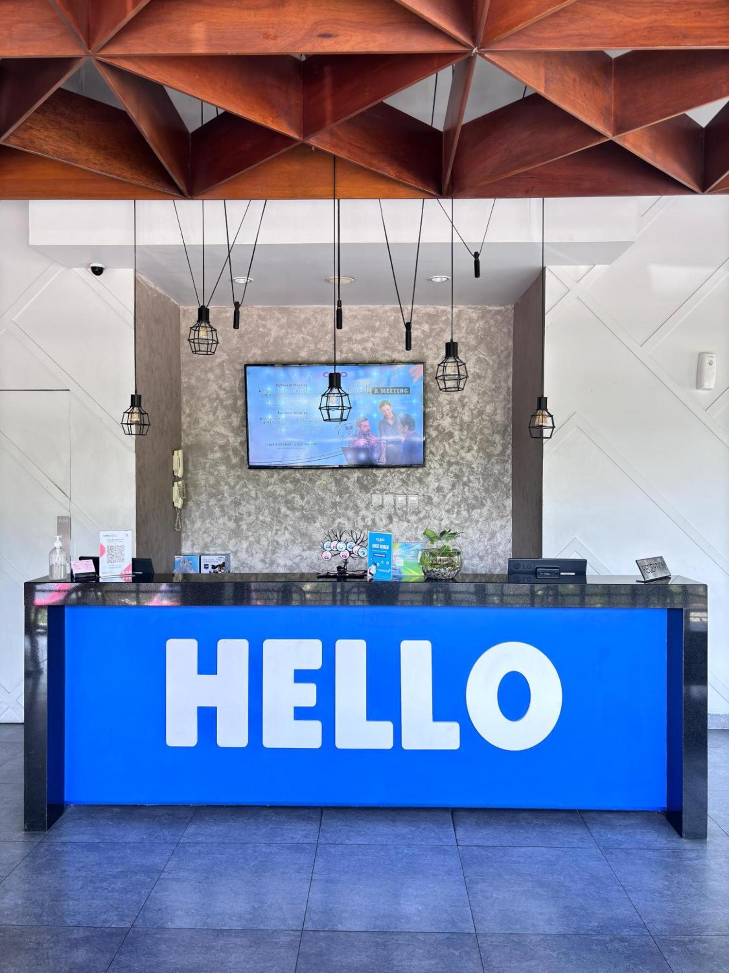 Cleo Hotel Jemursari Сурабая Экстерьер фото