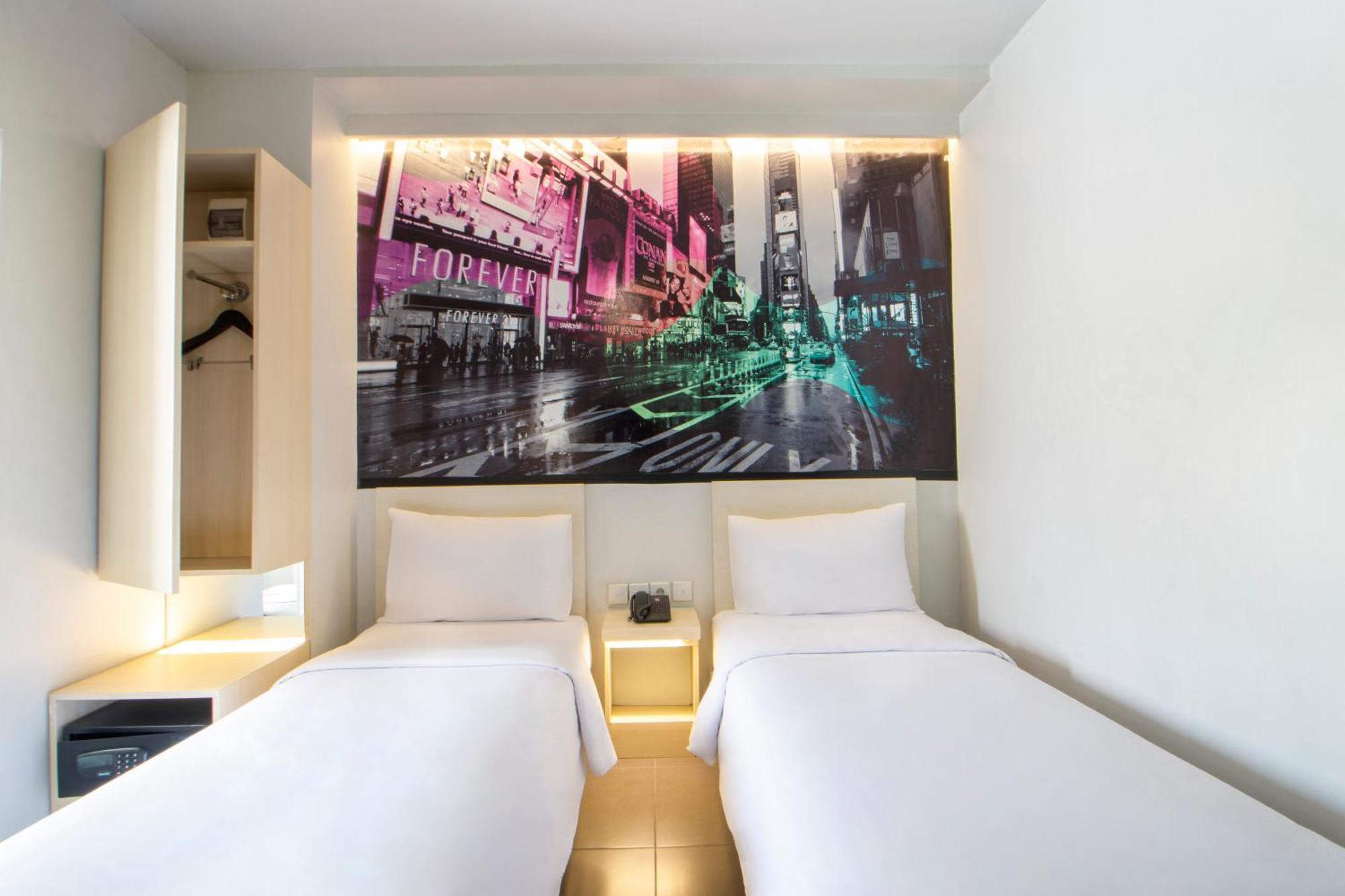 Cleo Hotel Jemursari Сурабая Экстерьер фото