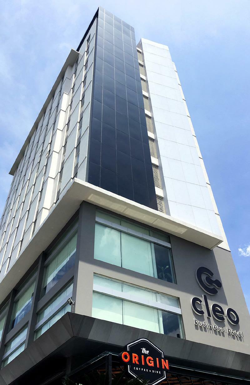 Cleo Hotel Jemursari Сурабая Экстерьер фото